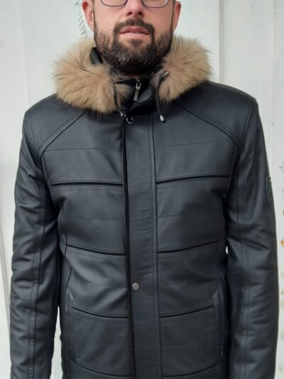 czarna skórzana kurtka męska z katurem z futra lisa dłuższa jesień zima