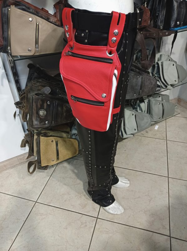 czerwono biała skórzana torba na nogę pas udo