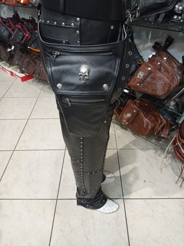 czarna skórzana saszetka torba na nogę pas udo dla motocyklisty pojemna