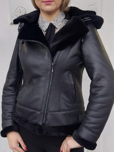 czarny kożuch damski ramoneska krótki kaptur ciepły