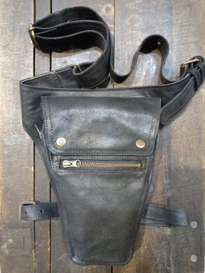 czarna saszetka torba na nogę długi pas dwoina motocyklowa