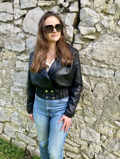 krótka czarna skórzana kurtka damska trencz