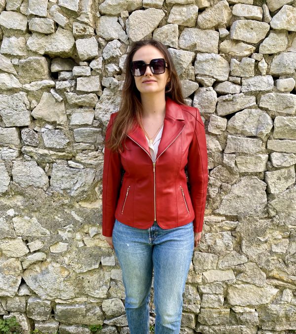 czerwona skórzana klasyczna kurtka damska na zamek