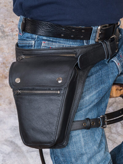 czarna skórzana saszetka na biodro pas nogę dla motocyklisty