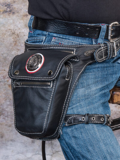 czarna skórzana saszetka torbe biodorwa na pas nogę orzeł w koronie polska poland motocyklowa