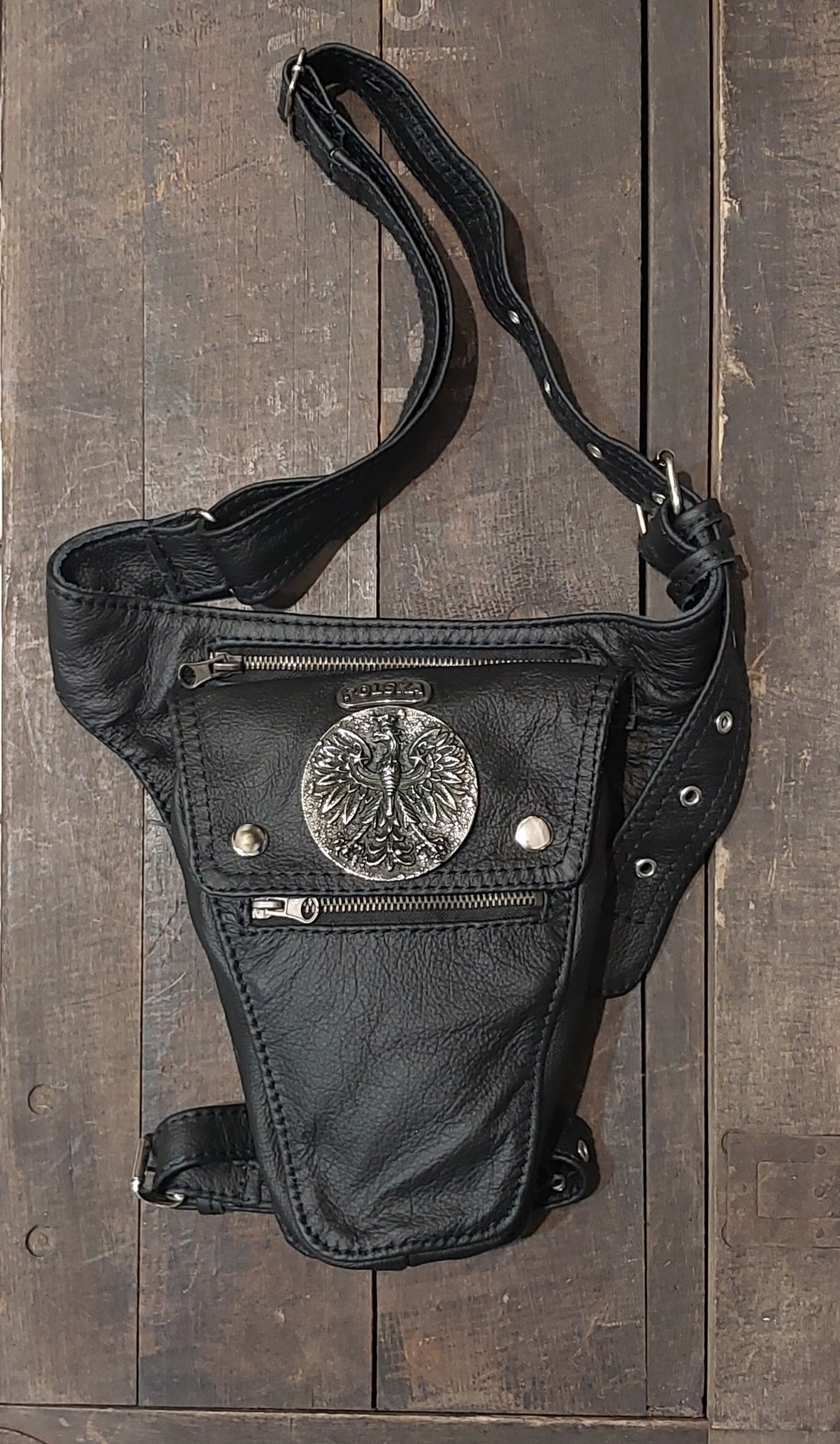 czarna saszetka skórzana biodrowa na nogę motocyklowa orzeł w koronie made in poland polska