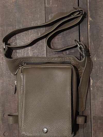 zielona khaki skórzana saszetka na ramię biodro noge motocyklowa skóra (1)